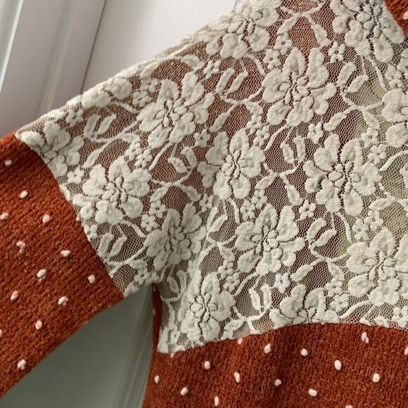 Altered State Size small drop shoulder long sleeve lace & sweater like material - Picture 5 of 8